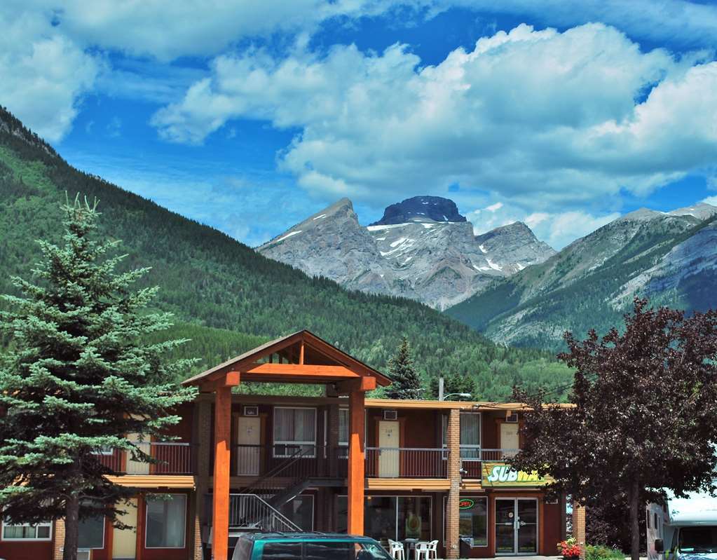 Canadas Best Value Inn And Suites Fernie Exterior photo