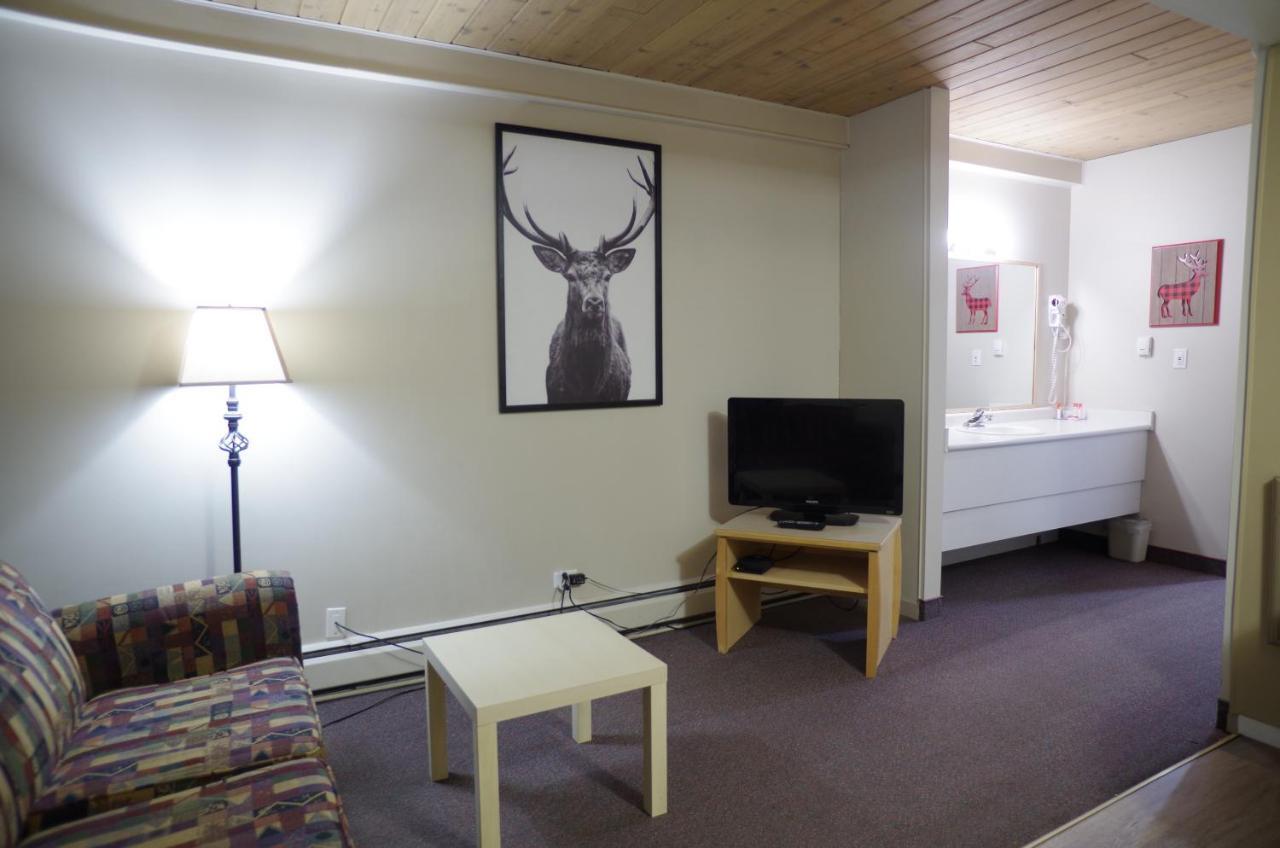 Canadas Best Value Inn And Suites Fernie Exterior photo